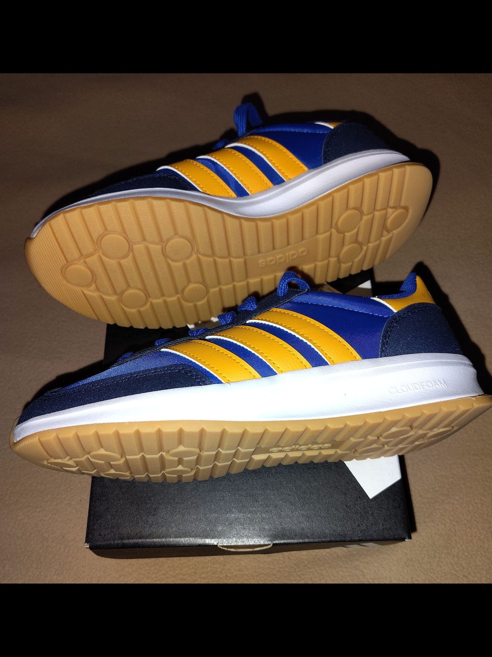 Adidas Boys Blue & Yellow Classic Sneaker - Picture 4 of 4